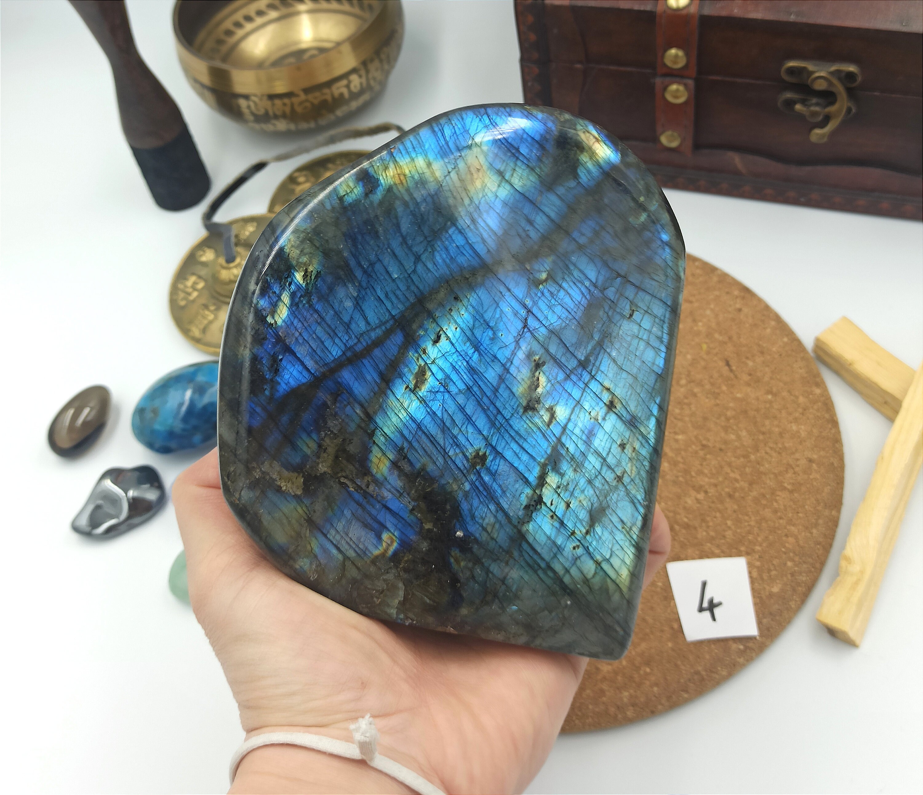 Grosse Labradorite Polie, Forme Libre avec de Beaux Reflets Bleus et Dorés | Pierre Naturelle, Prote