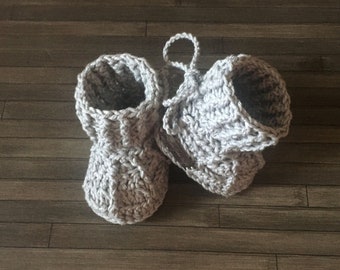 CROCHET PATTERN - Stirling - Cute Crocheted Baby Booties, Baby Shoes, Baby Bootys, Baby Boots, DK/8 Ply, Prem to 6-12 Months