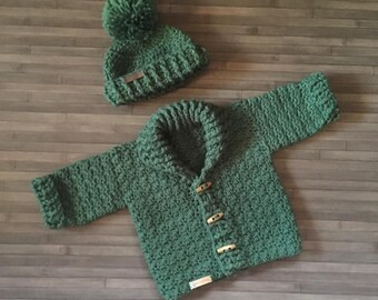 Schema per uncinetto - Cardigan Rocky per neonati, set maglione e cappellino per bambini (da neonato a 10 anni), filato DK 8 Ply