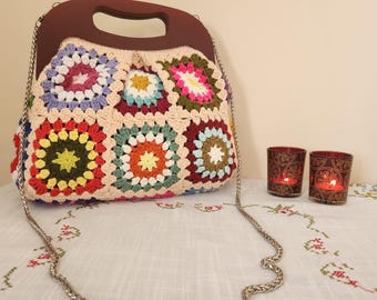 Sac à main carré grand-mère au crochet fait main : sac à main bohème en coton avec cadre en bois