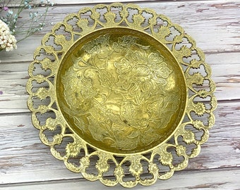 Vintage brass decorative engraved tray, plate or dish. Ideal for displaying jewellery or keys.