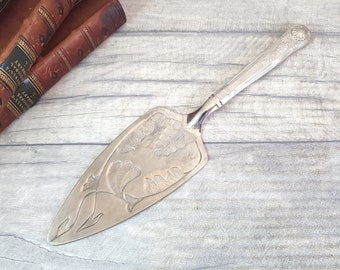 Vintage EP ornate cake slice in king's pattern / cake server / cake knife / pie slice / pie server