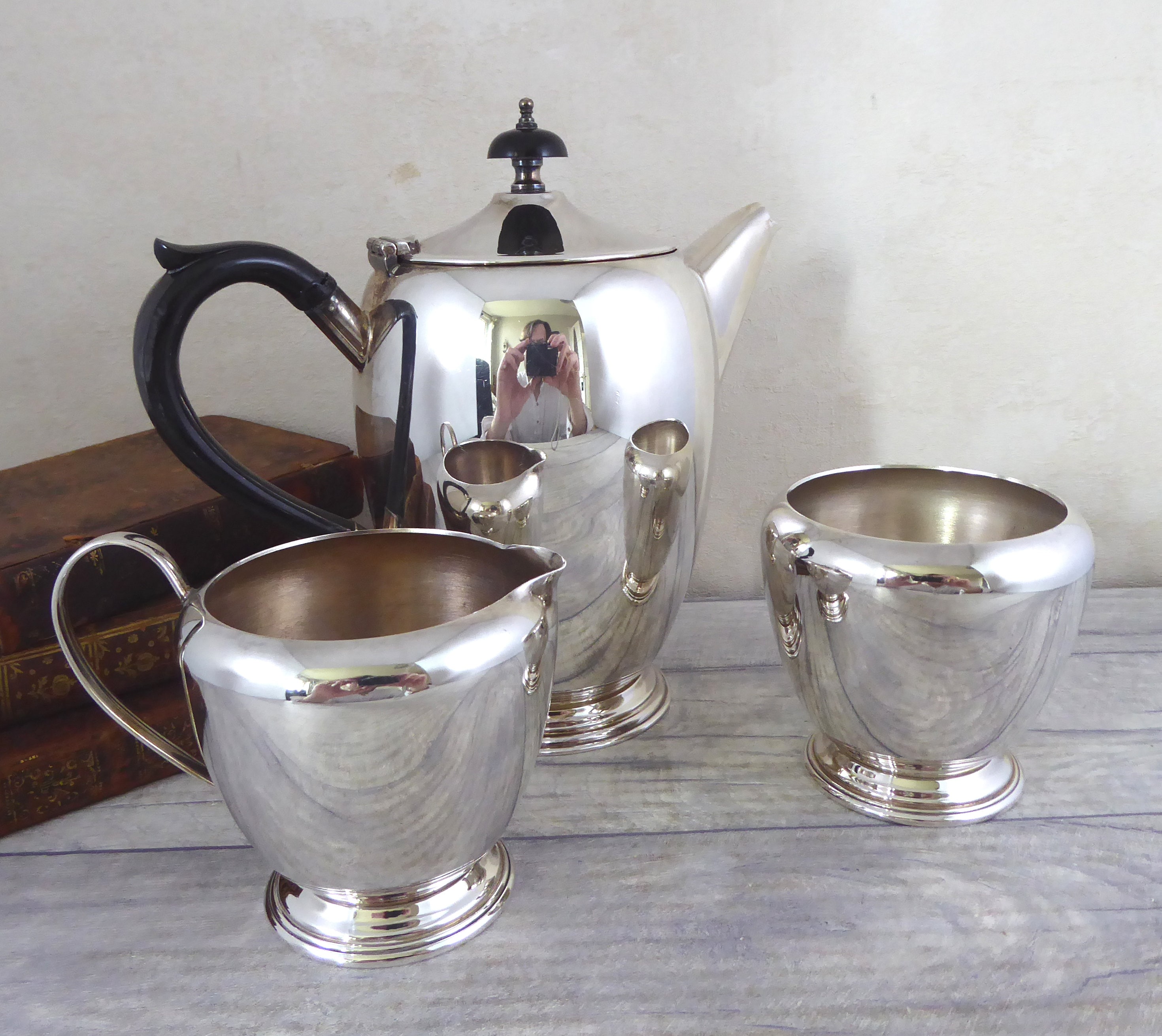 Pair of Vintage Hot Chocolate Jugs, English, Silver Plate, Coffee Serving  Pot For Sale at 1stDibs