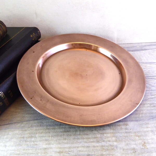 Vintage round copper trinket dish with plain design / copper serving tray / dish