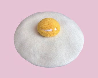 Béret aux œufs sur le plat, bérets en forme de nourriture kawaii, béret, béret français, béret fait main, cadeau pour femme, chapeau d'hiver, cadeau d'anniversaire, mignon feutre de laine