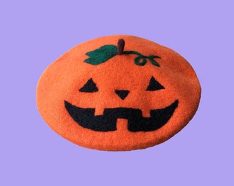 Pumpkin Beret, pumpkin hat, Halloween hat, Halloween gift, handmade beret, beret for women, birthday gift, Christmas Gift, 100% wool beret