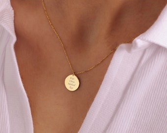 Solid 925 Sterling Silver Gold-Toned Churchill Downs Medium Disc Pendant 15mm x 22mm Solid 925 Sterling Silver Gold-Toned Churchill Downs Medium Disc Pendant 15mm x 22mm