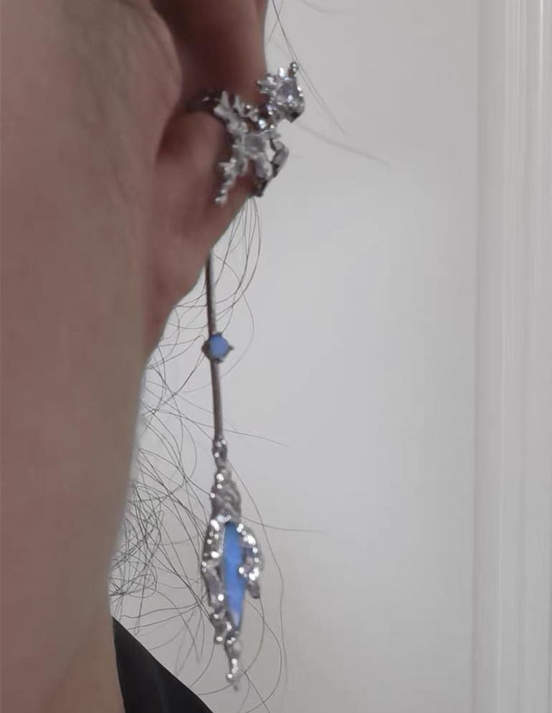 Y2K Muse 
Cuff