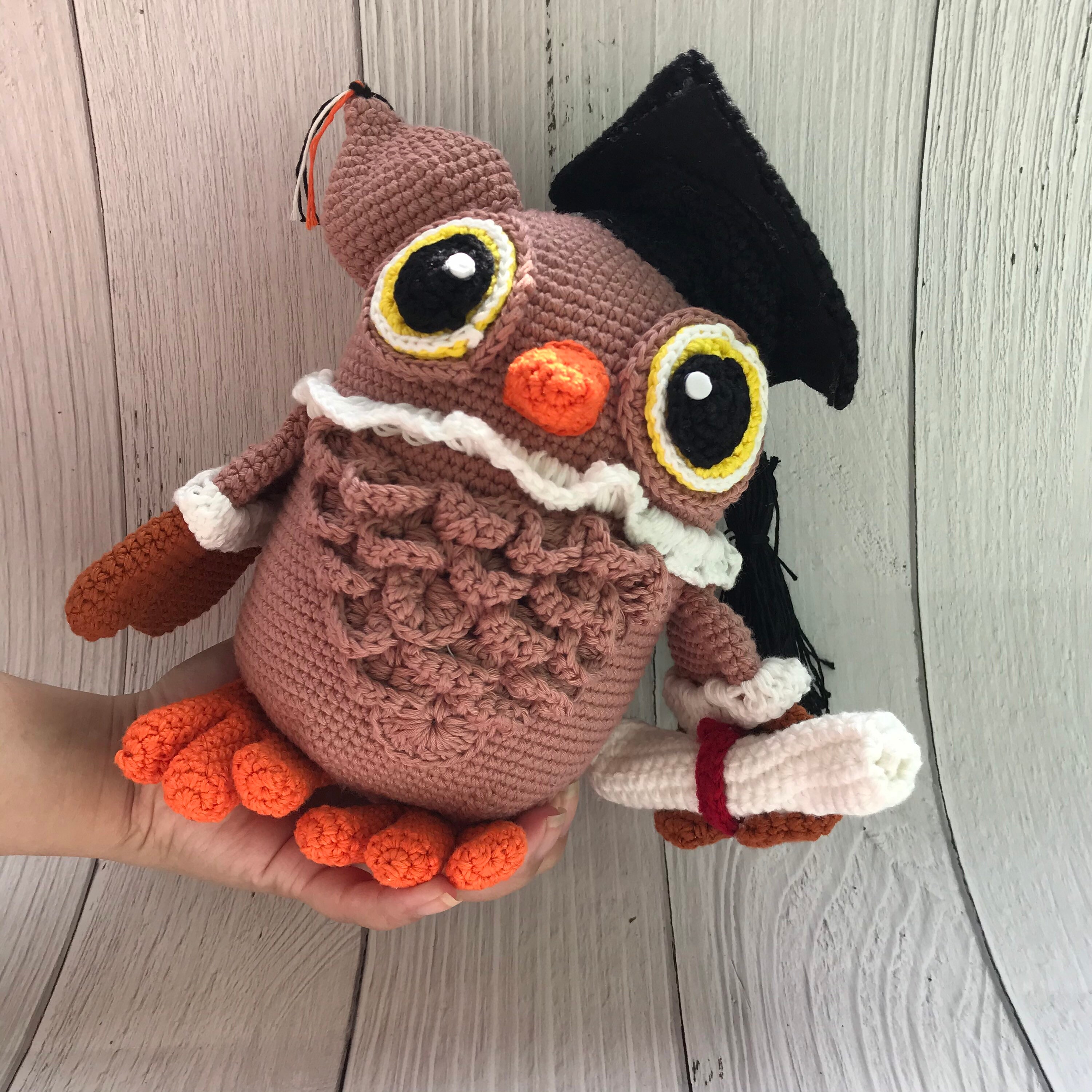Graduate School Weise Eule häkeln Puppe Graduierung braun