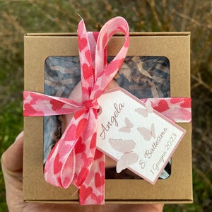 Idea regalo Bomboniere Nascita. Sapone Naturale con Olio EVO.  Fatto a mano con ingredienti naturali . In scatola regalo. Con tag cartoncino