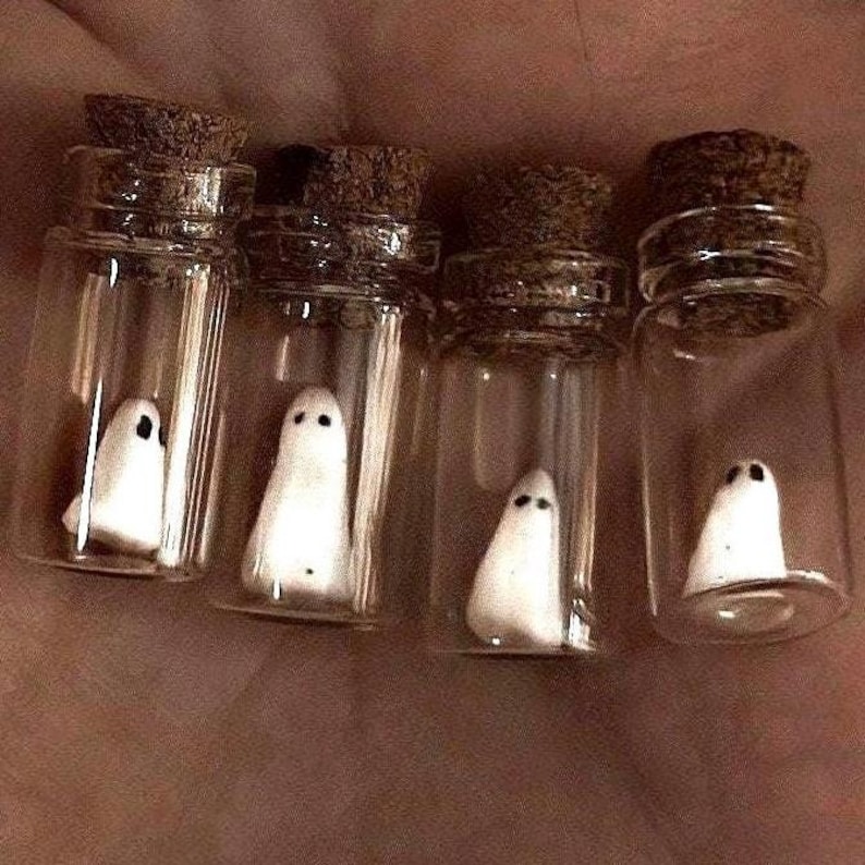 Miniature Ghosts in a Bottle: Custom Made to Order zdjęcie 1