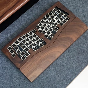 Ergonomic Soild Wood Walnut Wired Mechanical Keyboard Kit Alice Layout VIA Hot Swap Switch RGB Compatiable With 3/5 Pins 65% 66keys