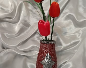 Resident Evil Village Vase Birthday Gift Gamer Gift Red Silver Gothic