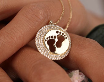 14K Gold Cz Disc Baby Feet Necklace- Dainty Gold Mom Baby Feet Necklace- Gift For New Mom- First Time Mom Gift- Baby Shower Gift/Mom Gifts