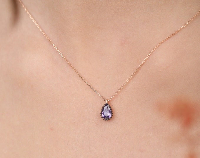 Minimalist Amethyst Gold Necklace