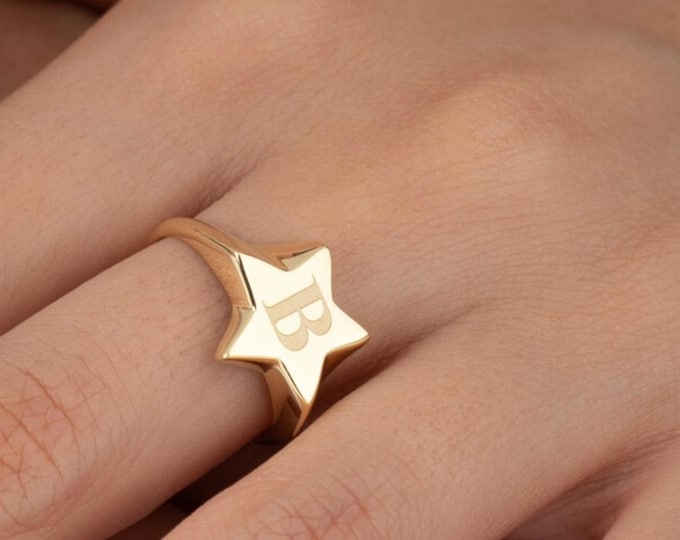 Engravable Star Signet Pinky Ring