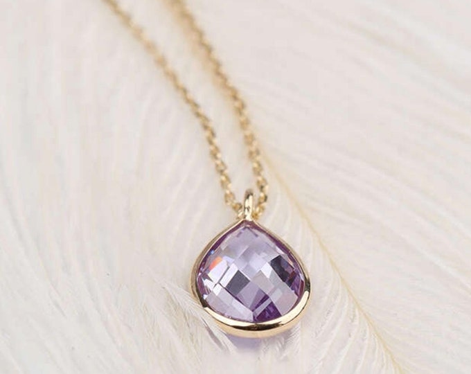 14K Gold Pear Shaped Necklace