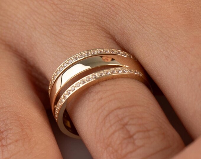 14K Gold Double Band Ring W/ Cz