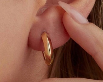 14K Gold Minimalist Huggie Hoop Earrings