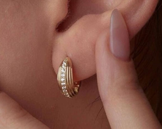 14K Gold Cz Ribbed Hoop Earrings