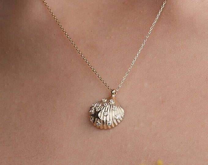 14K Real Gold Seashell Pendant