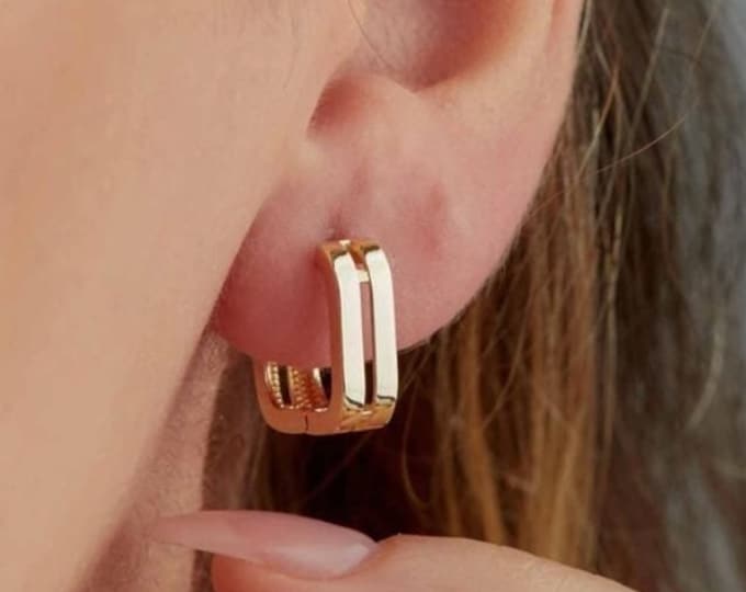 14K Gold Geometric Huggie Hoop Earrings
