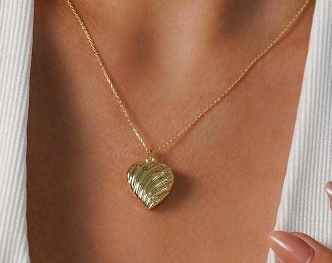 14K Gold Textured Heart Pendant Necklace
