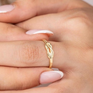 14K Gold Knoten Ring - 14K echtes Gelbgold Stapelbare Knoten Ringe - Liebesknoten Ring Frauen - Zierlicher Goldring - Geburtstagsgeschenk - Weihnachtsgeschenk