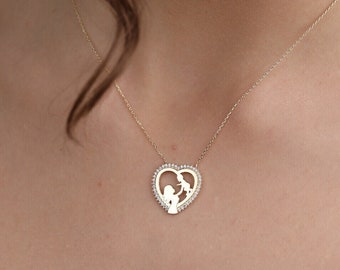 14K Gold Heart Mom Hug Baby Necklace