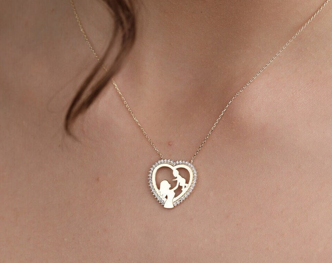 14K Gold Heart Mom Hug Baby Necklace