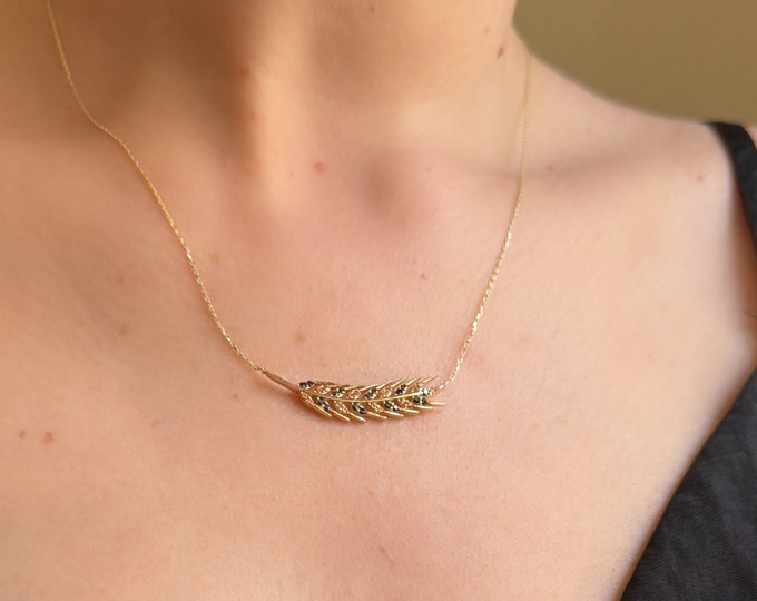 Feather Leaf Sideways Necklace in 14KT