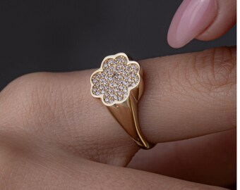 14K Clover Shaped Signet Ring
