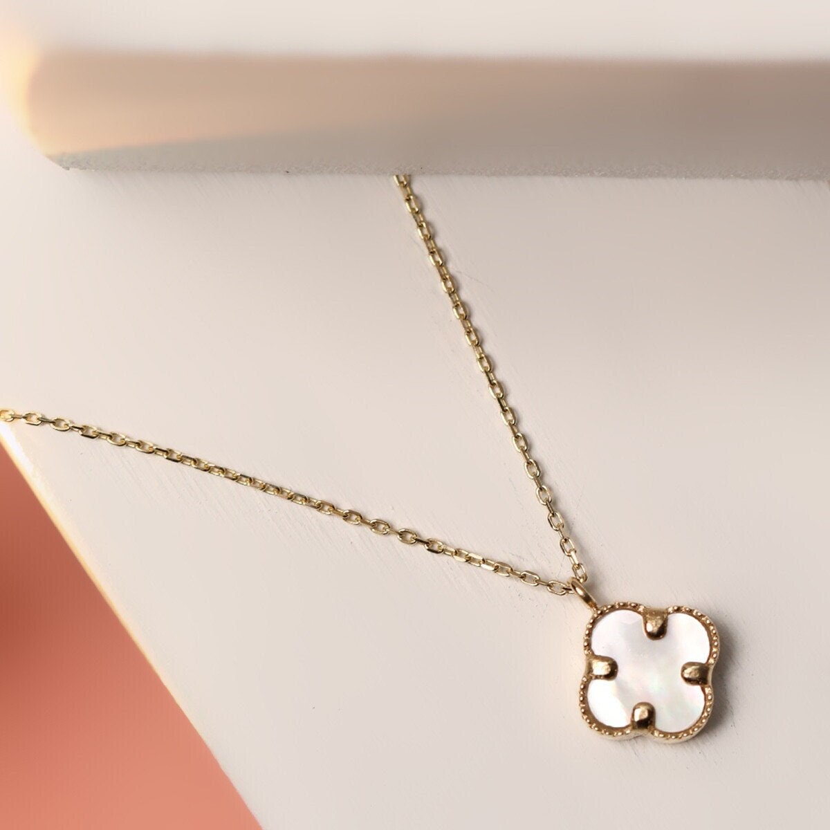  QVY Lucky Clover Necklace for Women Mother of Pearl