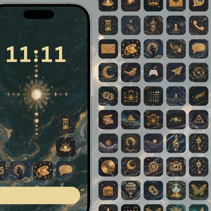 Könnte beinhalten: Ein Smartphone-Bildschirm, der die Uhrzeit 11:11 in weißem Text vor einem dunkelblauen Hintergrund mit goldenen Akzenten anzeigt. Der Bildschirm ist von einem Raster goldfarbener App-Symbole auf einem dunkelblauen Hintergrund umgeben.