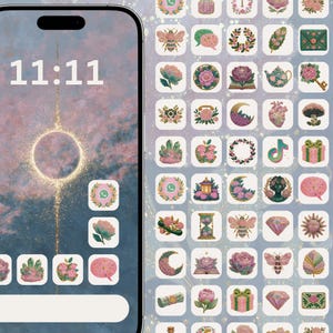 Könnte beinhalten: Ein Smartphone-Bildschirm zeigt die Uhrzeit 11:11 in weißer Schrift. Der Hintergrund hat ein rosa-goldenes Himmelsdesign. Um den Bildschirm herum befinden sich kleine, quadratische Symbole mit floralen und skurrilen Illustrationen.