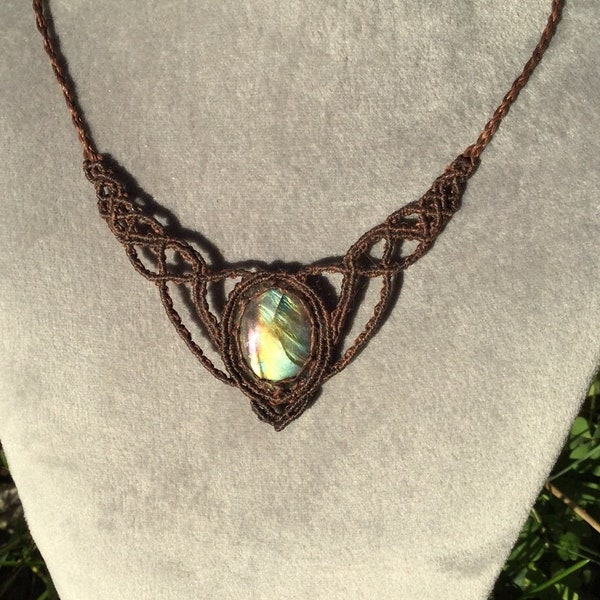 LABRADORITE necklace - micro macrame - elven jewel - therapists' stone - stone of protection - LesDoigtsDesFees