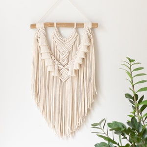 Boho Wall Hanging with tassels - Macramé Home Decor - Macramé Wall Art - Bohemian Decoration - Cotton Suspension - Recycled Cotton