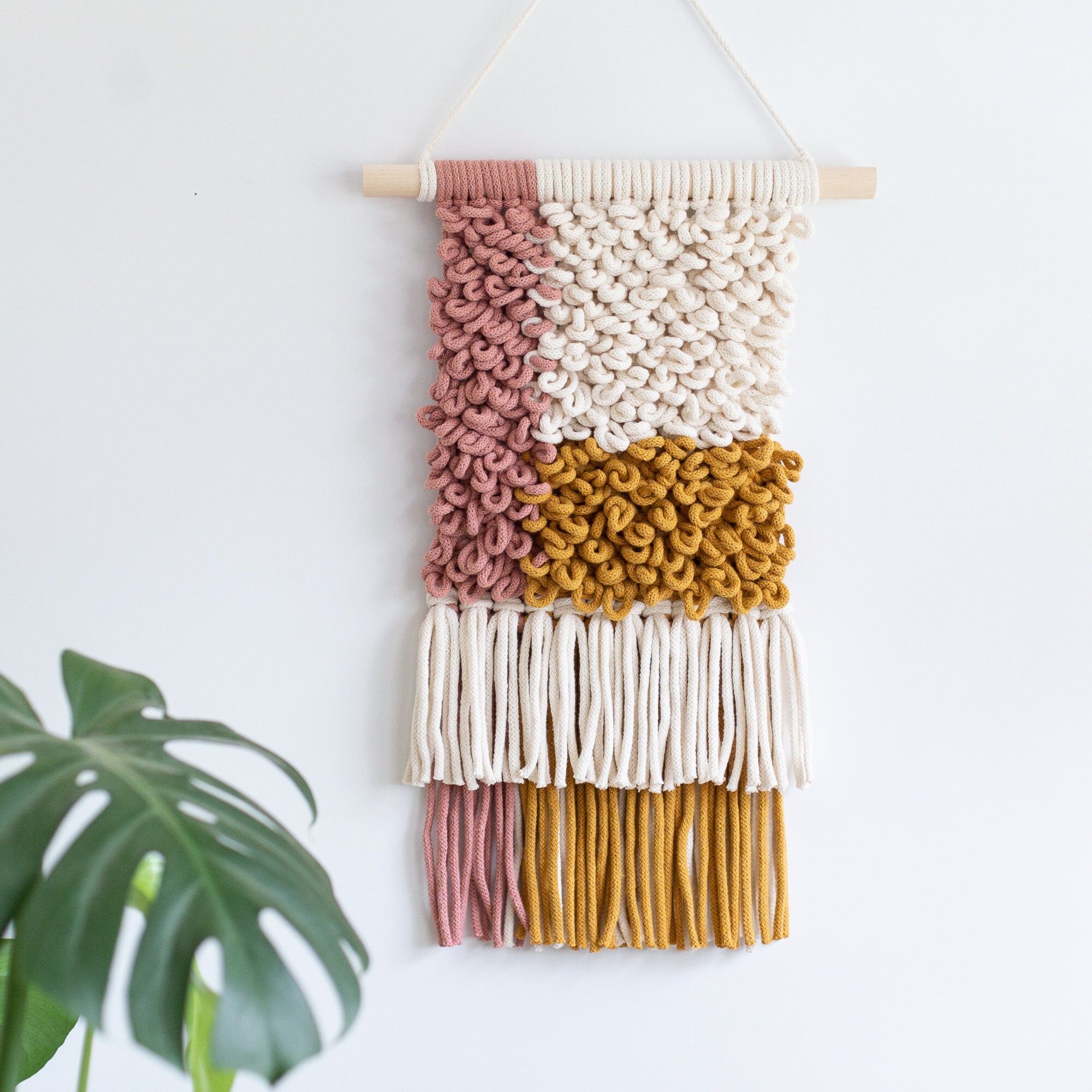 Tenture Murale Jaune/ Rose/ Naturel - Décoration Géométrique en Macramé Tenture Intérieur Bohème