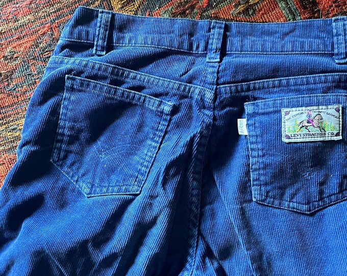 Levi's Womens  Corduroy VINTAGE 1983 Cowgirl Riding Equestrian Horse Rare Tag 28 x 28