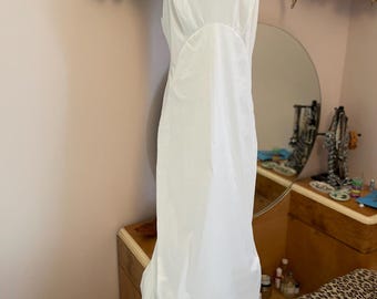 Komar Vintage White Maxi Length Slip dress Sweetheart Neckline Adjustable Straps 34” Bust