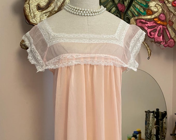 1930s Peaches and Cream Nightgown Rayon Body with Lace Collar Detail Size Small