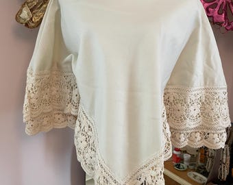 Cream Crochet Trim Slim Aarons Poncho Top w Matching Cigarette Pants Size Small