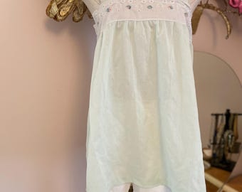 Baby Doll Size M 1960s Vintage Lingerie Eyelet Lace Light Mint Embroidered Cotton Blend