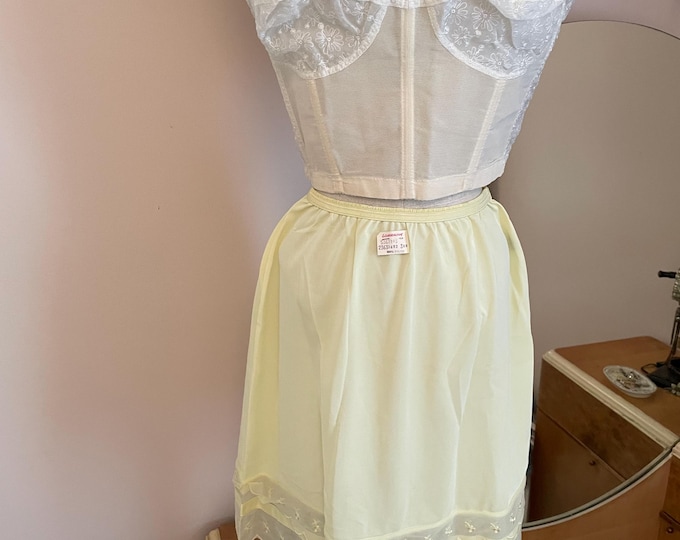 Butter Yellow Lorraine Half  Slip Organza Lace Trim Size Small NWT Tricot Nylon 1960s
