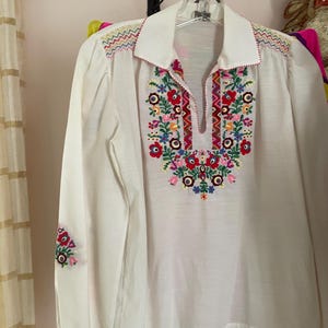 Vintage early 70s folk embroidered cotton long sleeve embroidered peasant blouse
