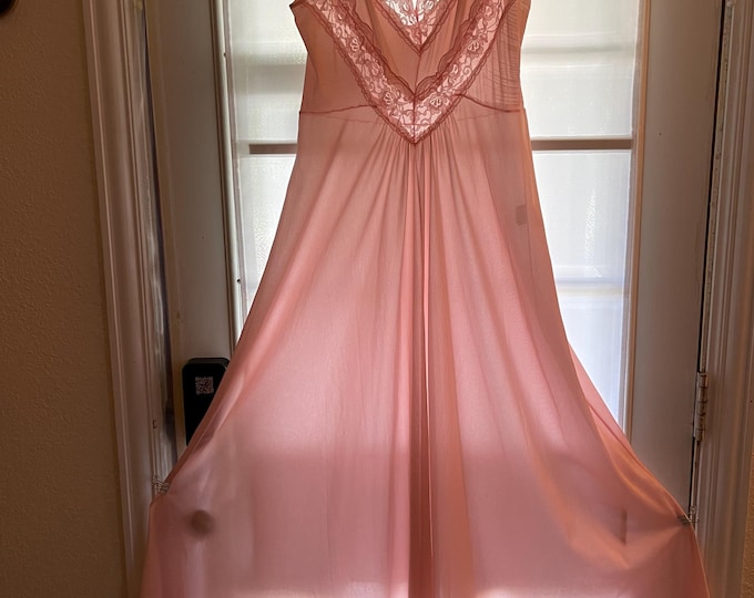 Vtg Nightgown Robe Peignoir Set Eyeful by Flaums Pink Gown White Lace Robe Angel Sleeves Full Sweep