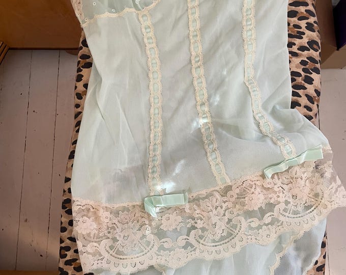 Hollywood Vassarette 1960s Vintage Bridal Trousseau Set Babydoll Pale Blue W Ecru Lace
