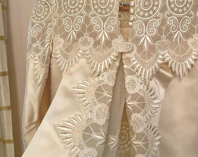 Alfred Angelo 1960s Dupioni Silk Wedding Gown w Alencon Lace Train Designed  by Edythe Vincente Size 10 Long Sleeves High Neck Button Back