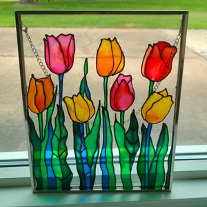 Tulip Stained Glass Suncatcher: Elegant Nature-Inspired Window Decor