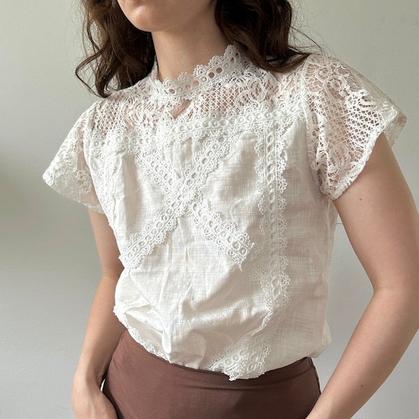 Vintage 60s romantic lace blouse | Retro short sleeved lace blouse | XS-S